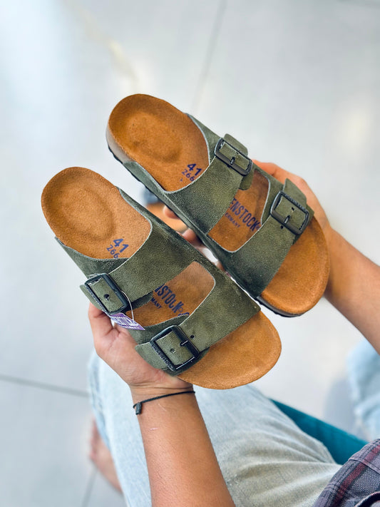 Trending Model Slides Available in 3 Colors